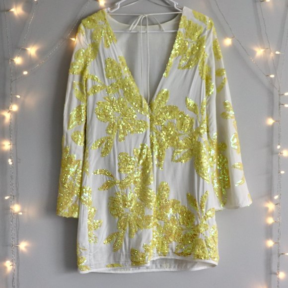 Gorgeous Yellow Sequin Bell Sleeve Backless Dress - Picture 3 of 7